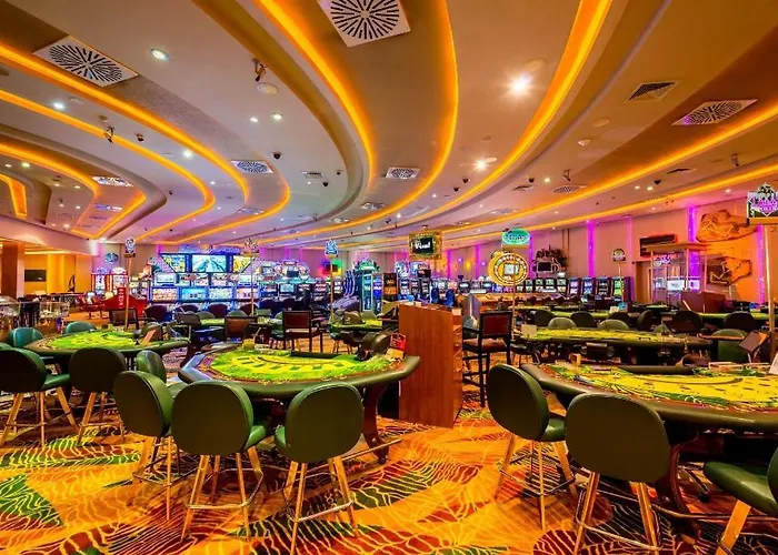 Dome Hotel & Casino Central Kyrenia ホテル 4*