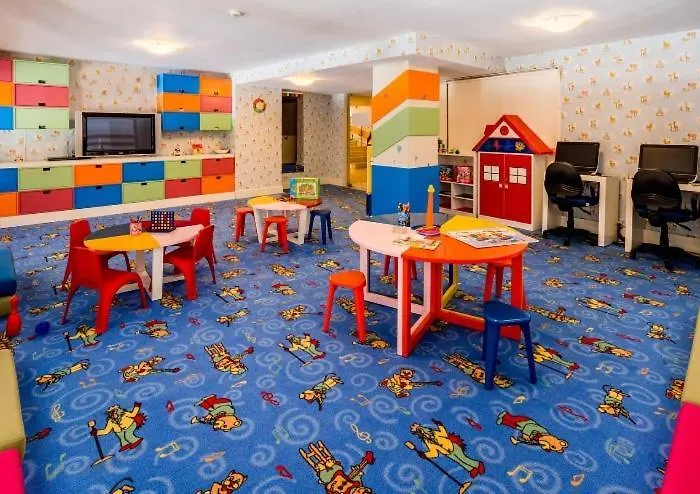 Dome Hotel & Casino Central Kyrenia ホテル 4*