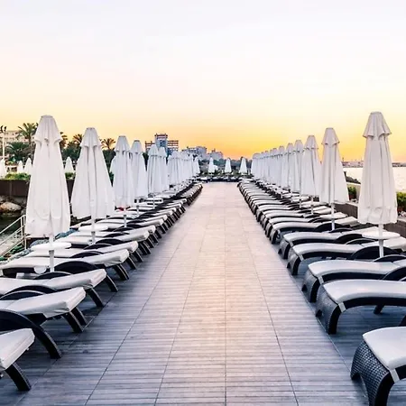 Jasmine Court Hotel & Spa Central Beachfront