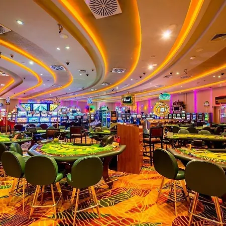 Dome Hotel & Casino Central Kyrenia فندق 4*