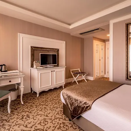 فندق Dome Hotel & Casino Central Kyrenia 4*